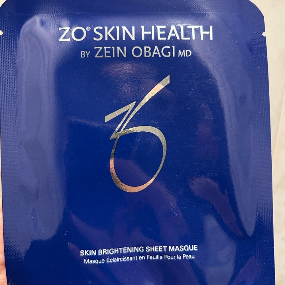 Brightening sheet masque